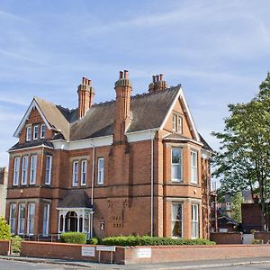 Holywell House